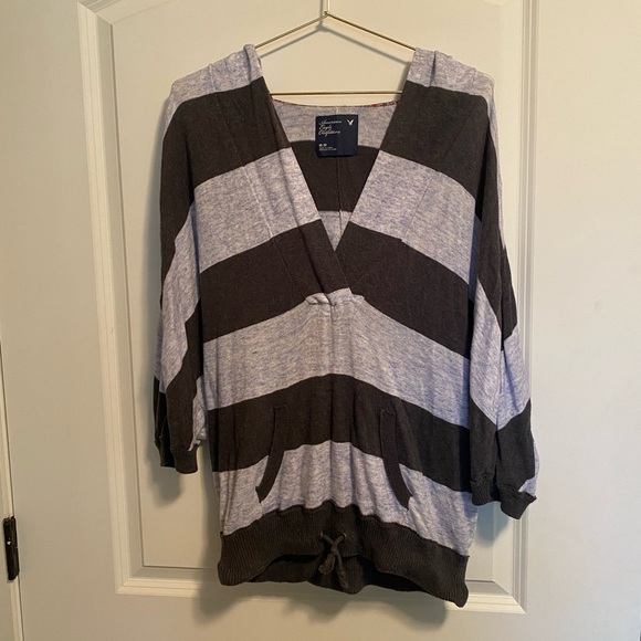 Striped Short Sleeve Hoodie - Picture 1 of 3
